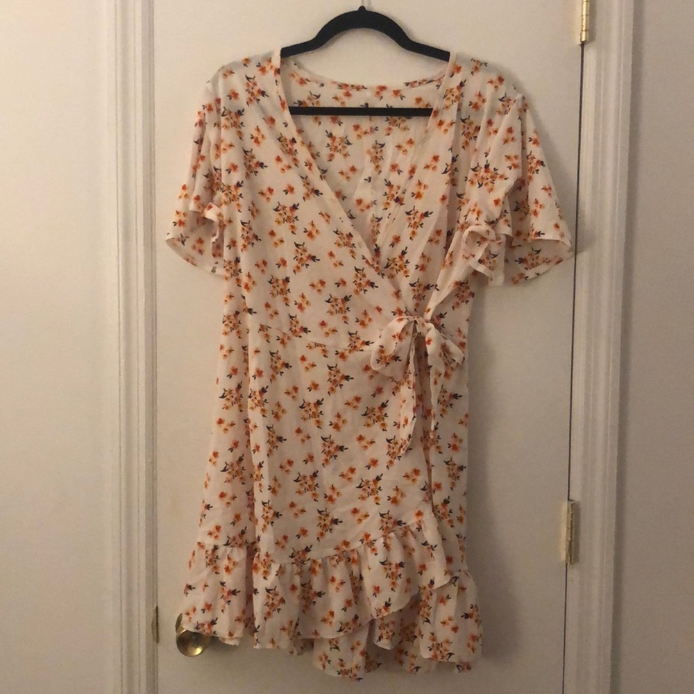 Floral White Wrap dress, size large